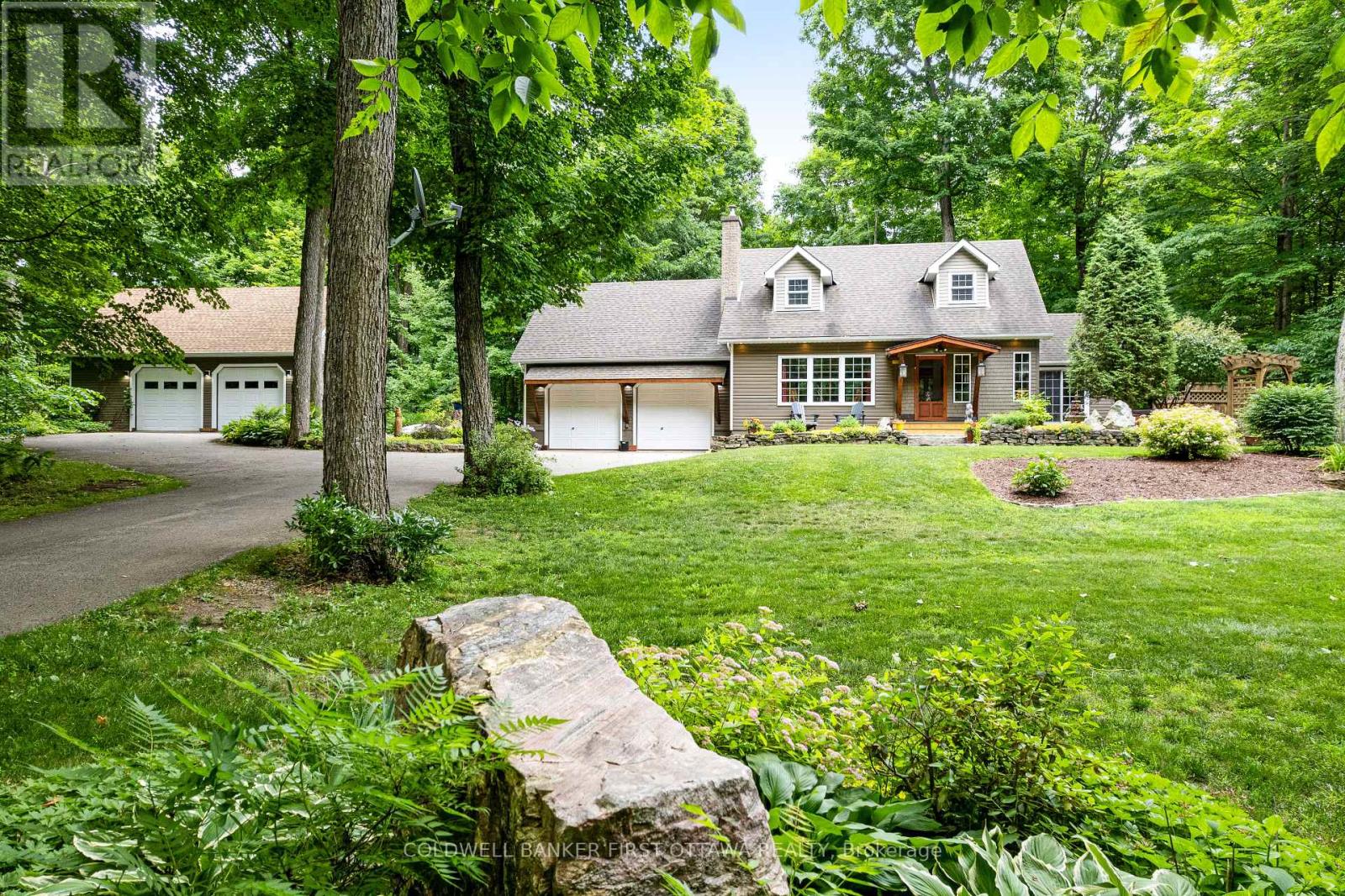 99 Old Kingston Rd, Rideau Lakes, ON K0G 1L0