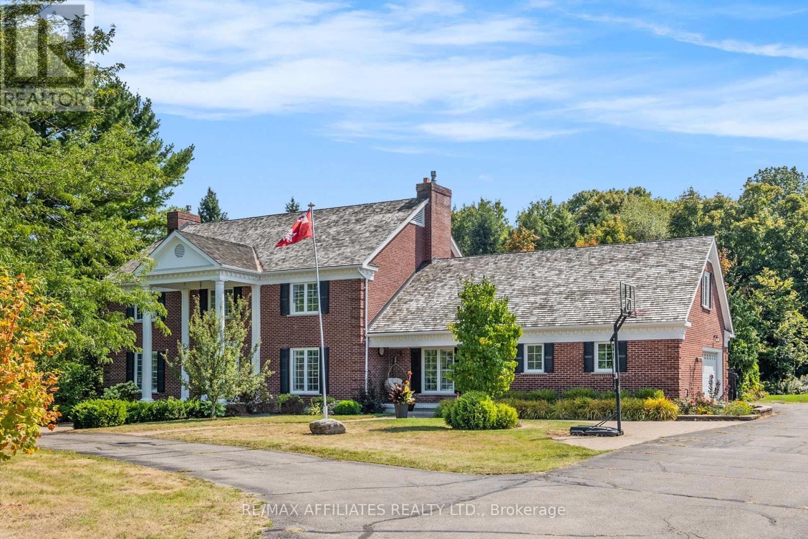 21 Cedar Ln, Rideau Lakes, ON K7A 4S5