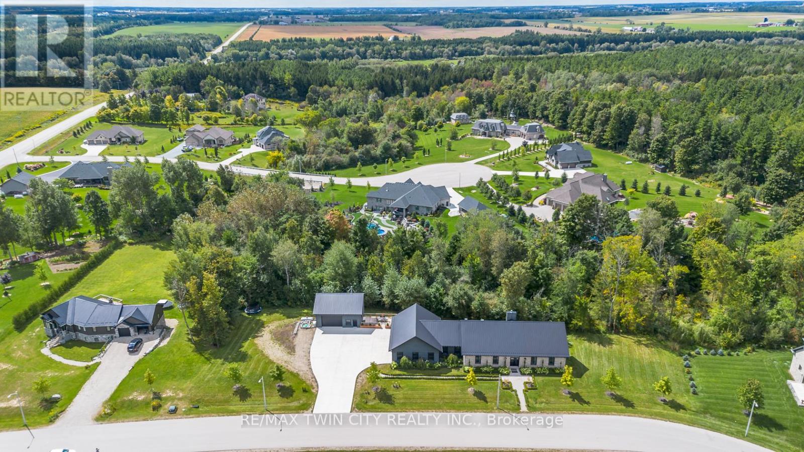 141 Ruth Anne Pl, Mapleton, ON N0G 2K0