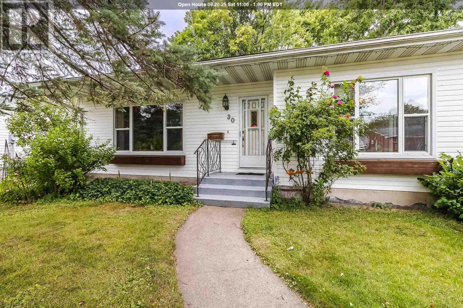 30 Carlbert St, Sault Ste. Marie, ON P6A 5R9