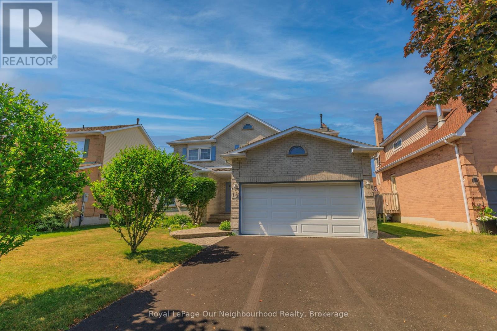 10 Holden Ct, Whitby Blue Grass Meadows, ON L1N 9A1