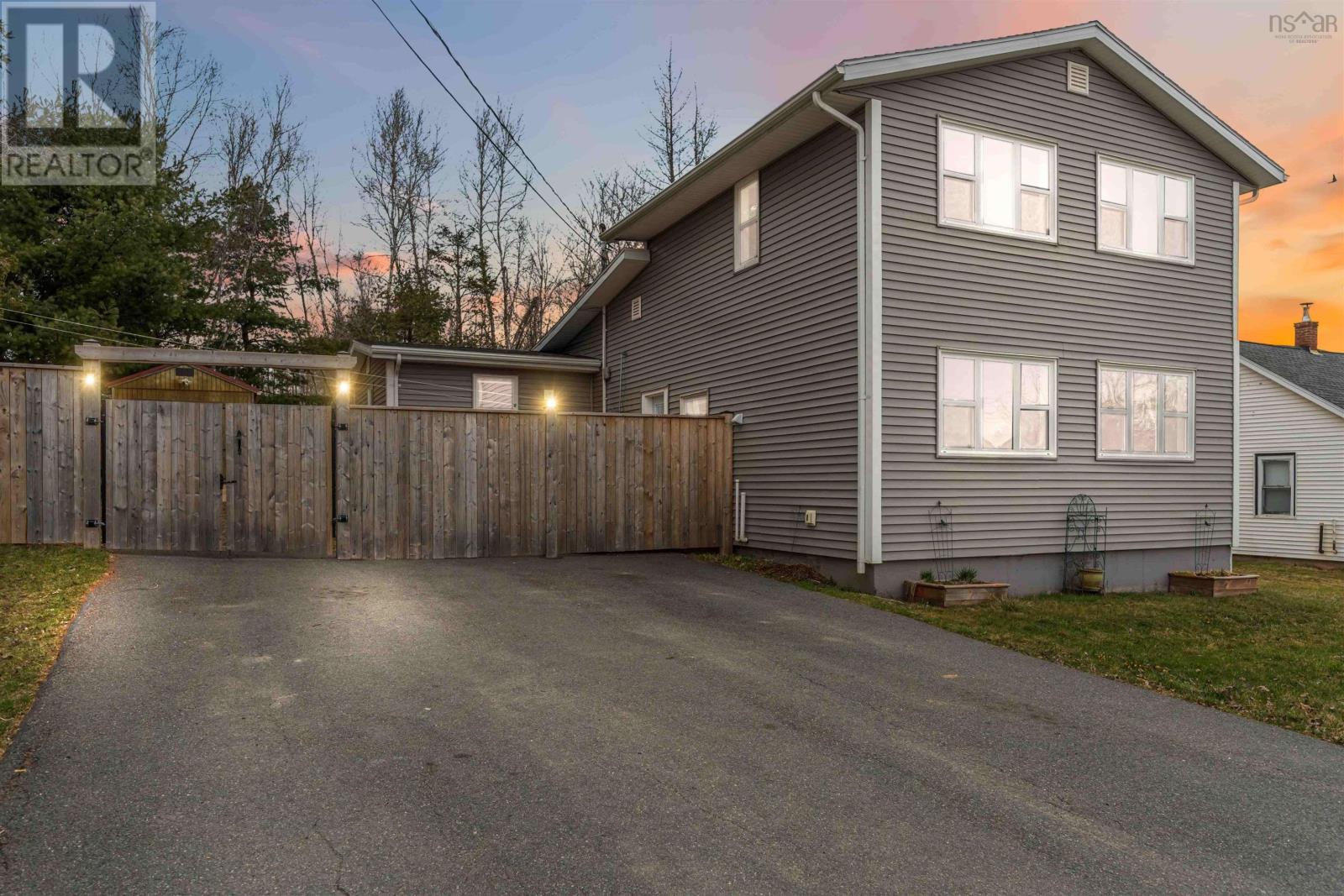 163 Old Halifax Road West Rd, Three Mile Plains, NS B0N 2T0