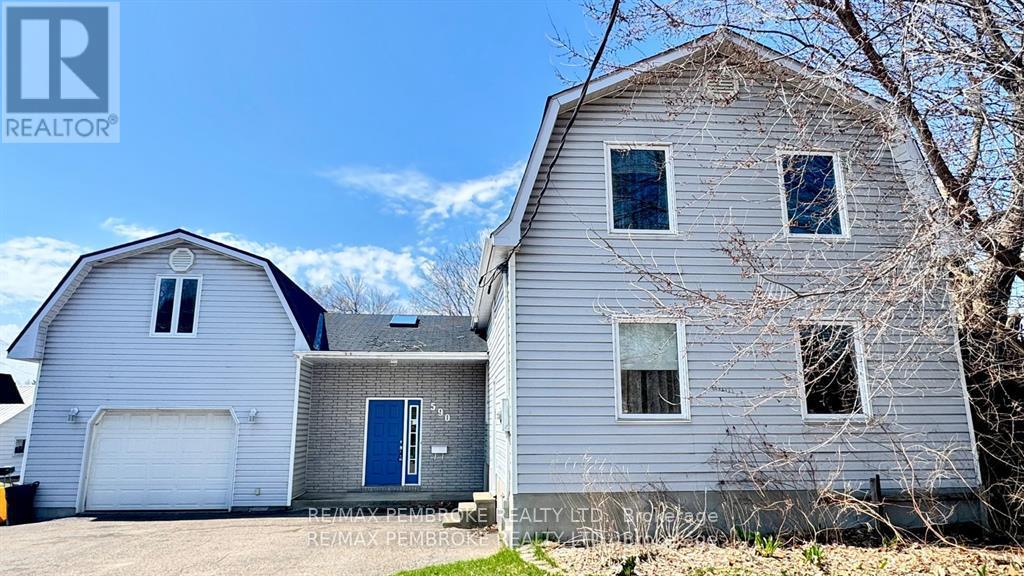 590 Boundary Rd, Laurentian Valley, ON K8A 6M6