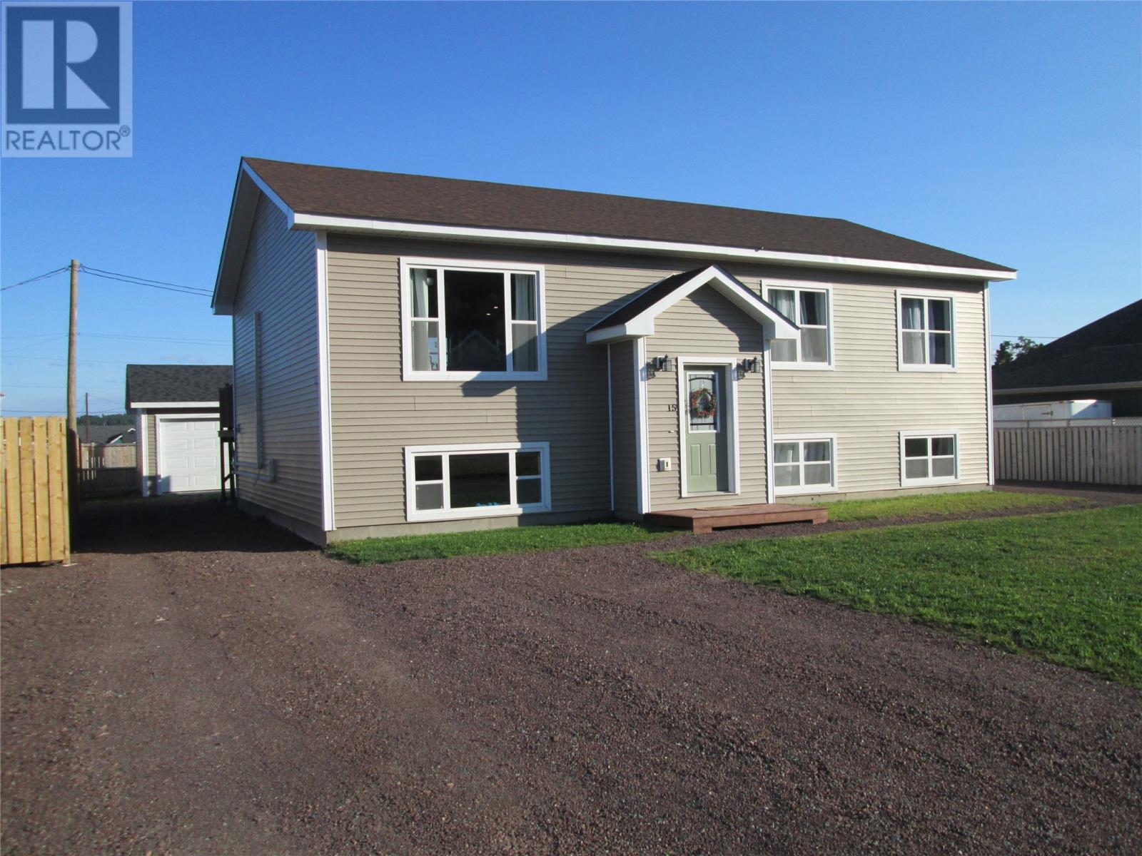 15 Mcdonald Cres, Bishop's Falls, NL A0H 1C0