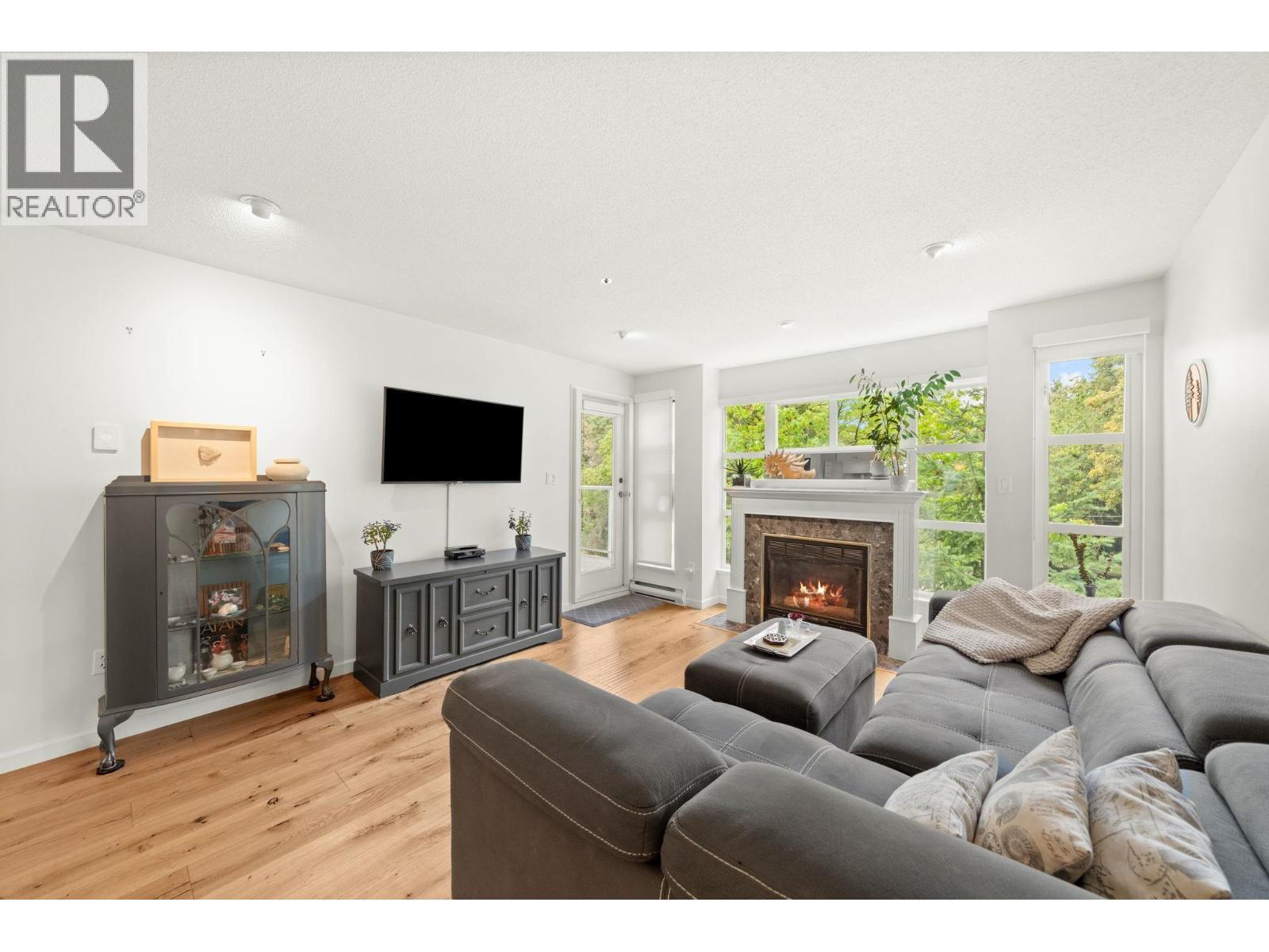 8728 SW Marine Drive Unit 301, Vancouver, BC V6P 6A4