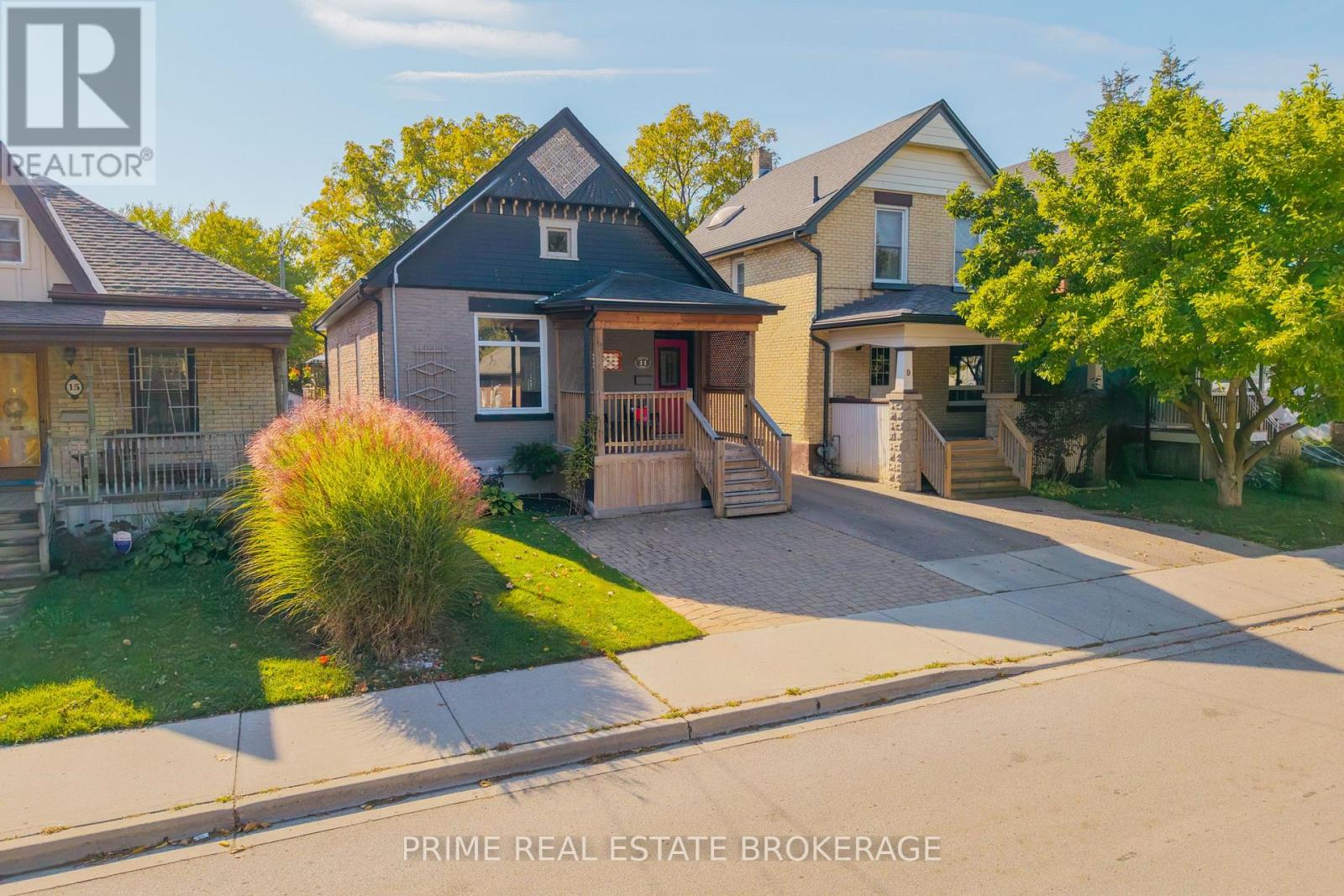 11 Briscoe St E, London, ON N6J 2L9