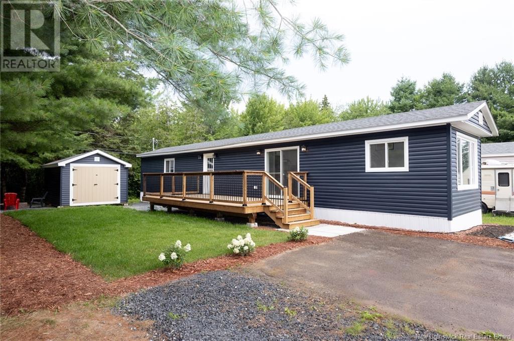 33 Northrup Cres, Lincoln, NB E3B 6T8