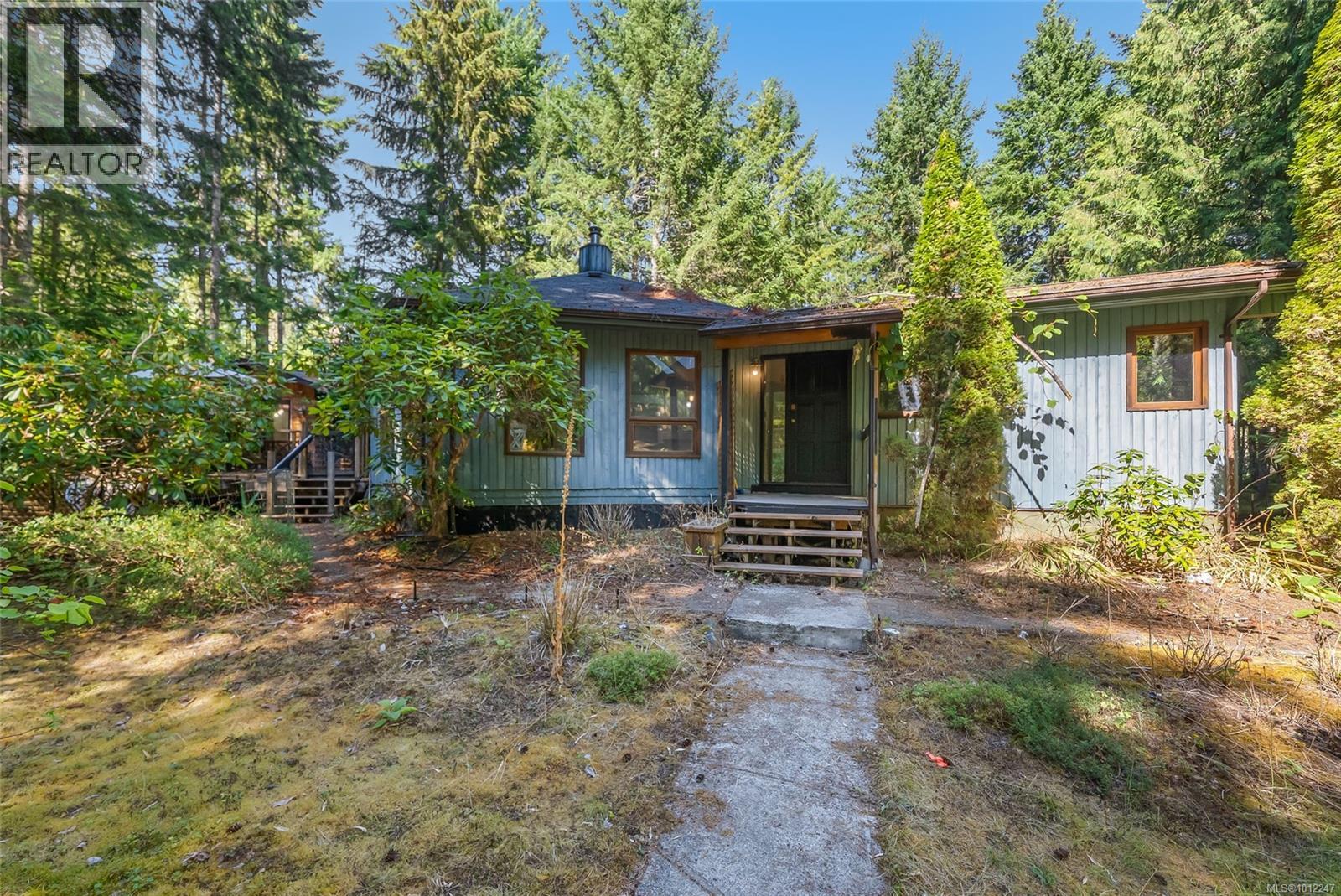 505 Baylis Rd, Qualicum Beach, BC V9K 2G2