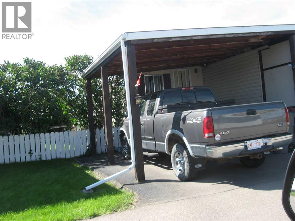 5853 4 Street W Unit 11, Claresholm, AB T0L 0T0