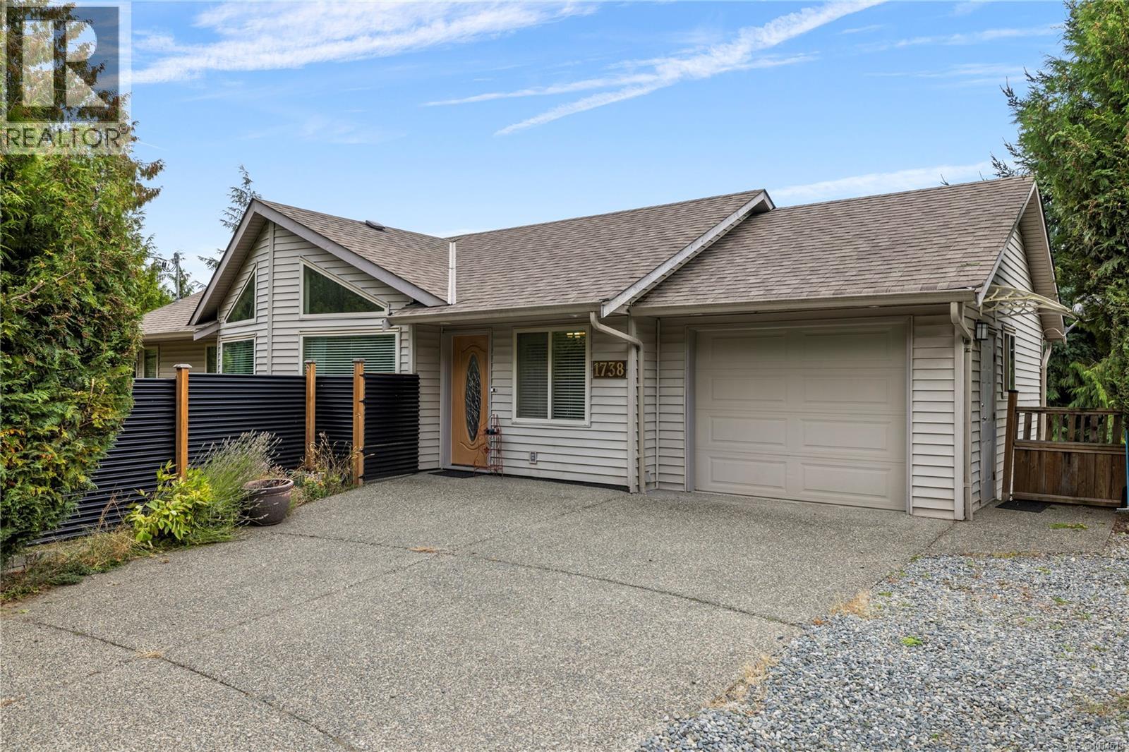 1738 Martini Way, Qualicum Beach, BC V9K 2S3