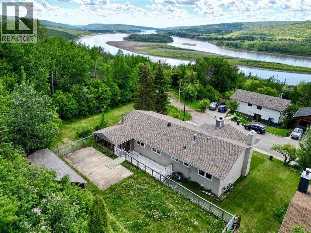 103 Street Unit 11719, Peace River, AB T8S 1M1