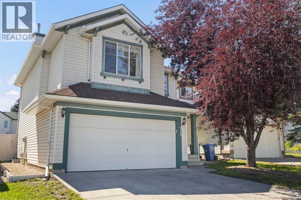 71 Somercrest Close SW, Calgary, AB T2Y 3H8