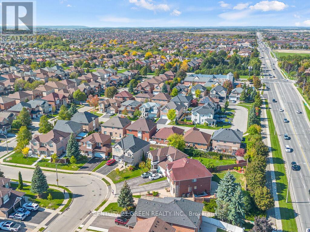 51 Jack Rabbit Cres, Brampton, ON L6R 2E4