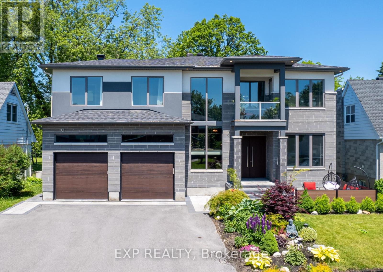 7 Phillip Dr, Ottawa, ON K2E 6R6