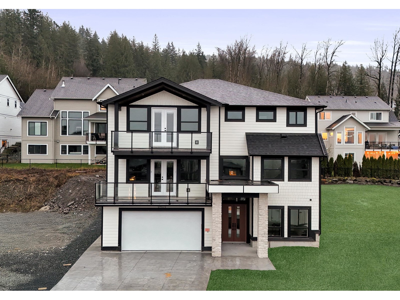 8468 Lily Placeeastern Hillsides, Chilliwack, BC V4Z 0E5