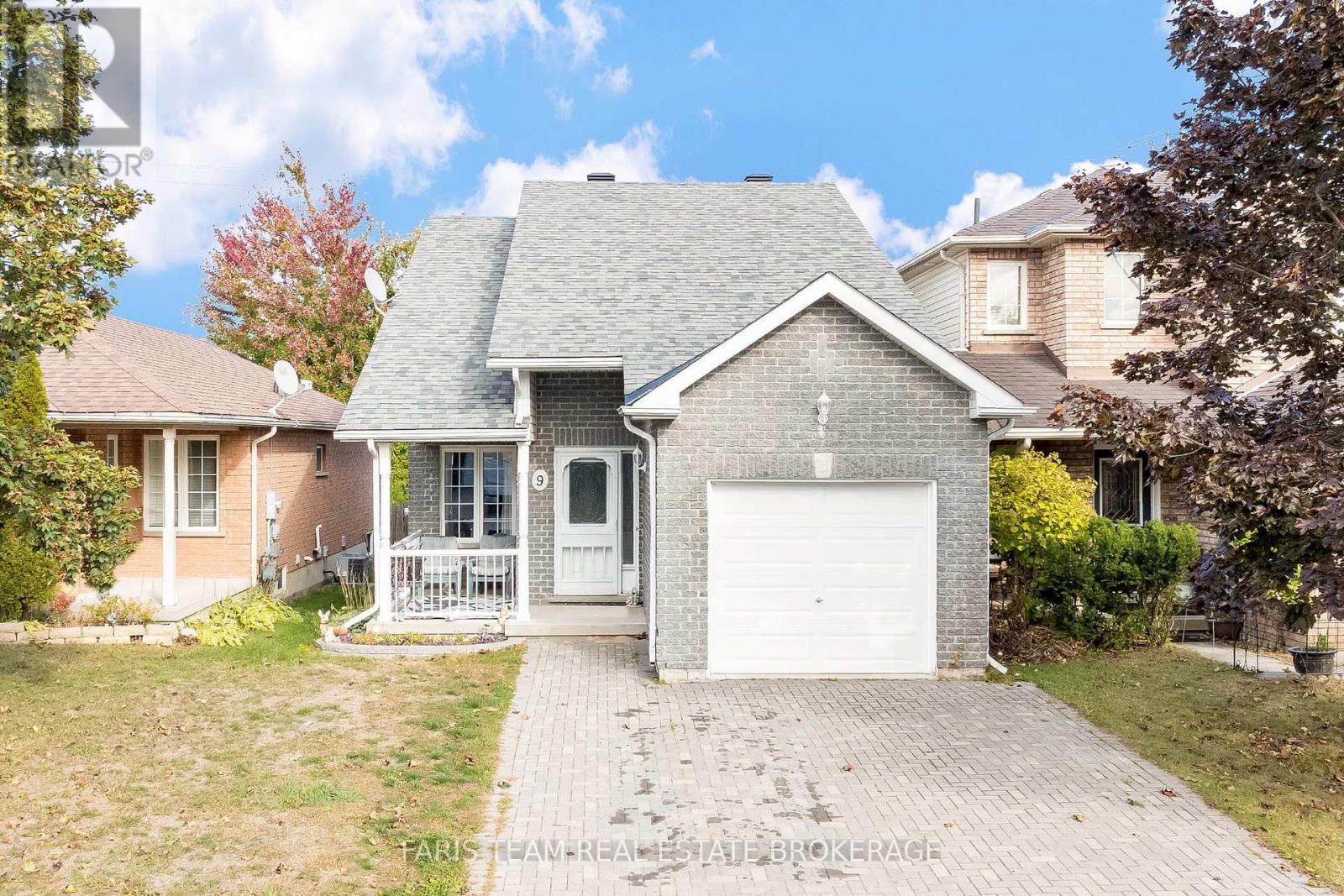 9 Julia Cres, Orillia, ON L3V 7Y9