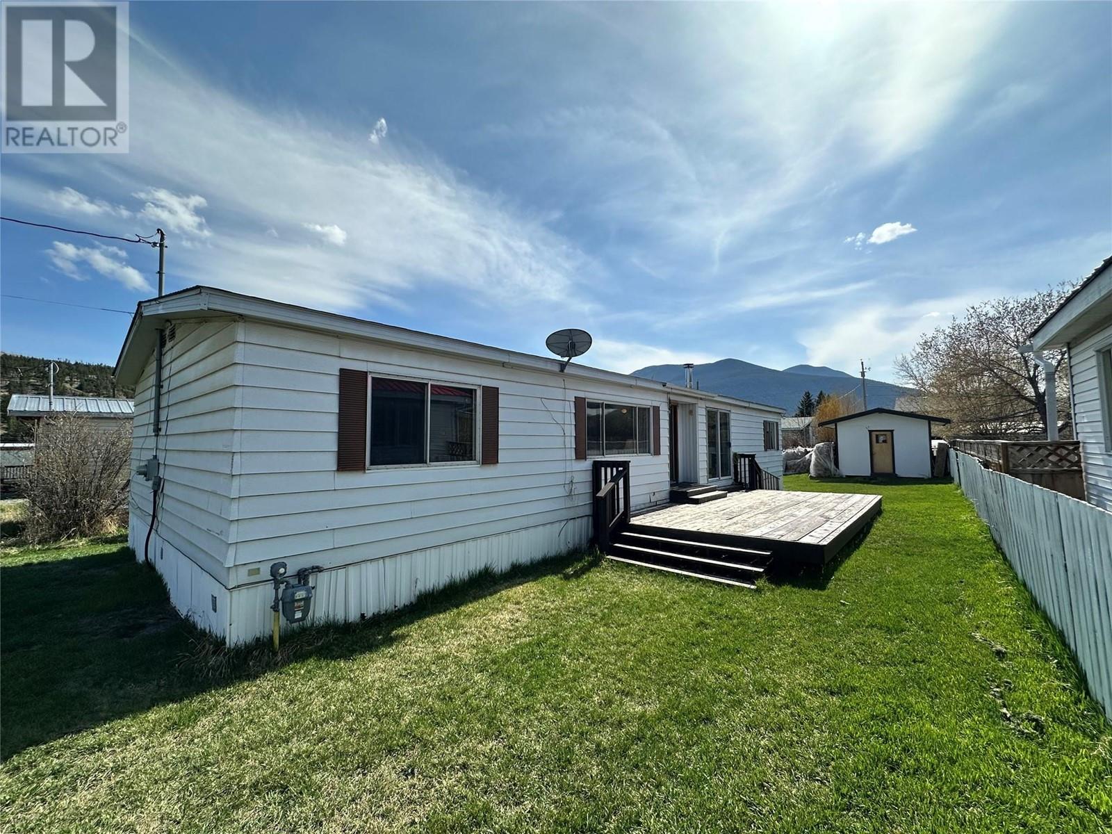 209 Foster Ave, Clinton, BC V0K 1K0