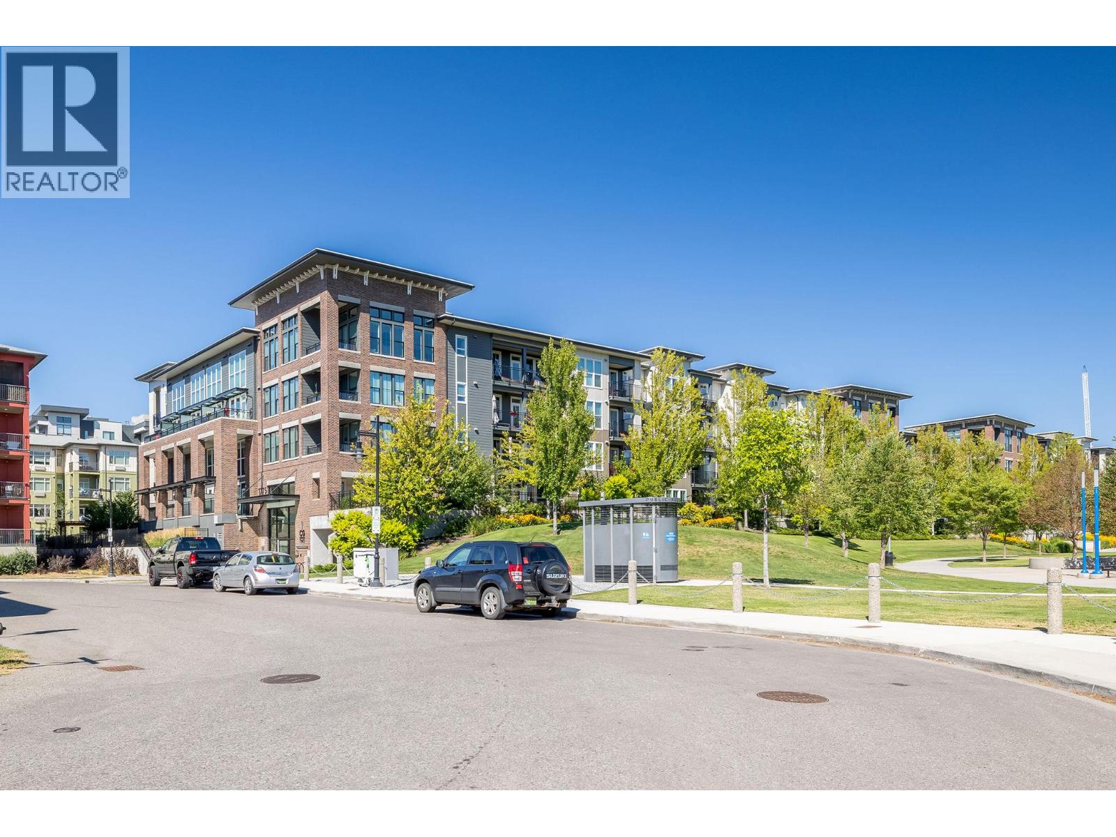 1775 Chapman Place Unit 221, Kelowna, BC V1Y 0G3