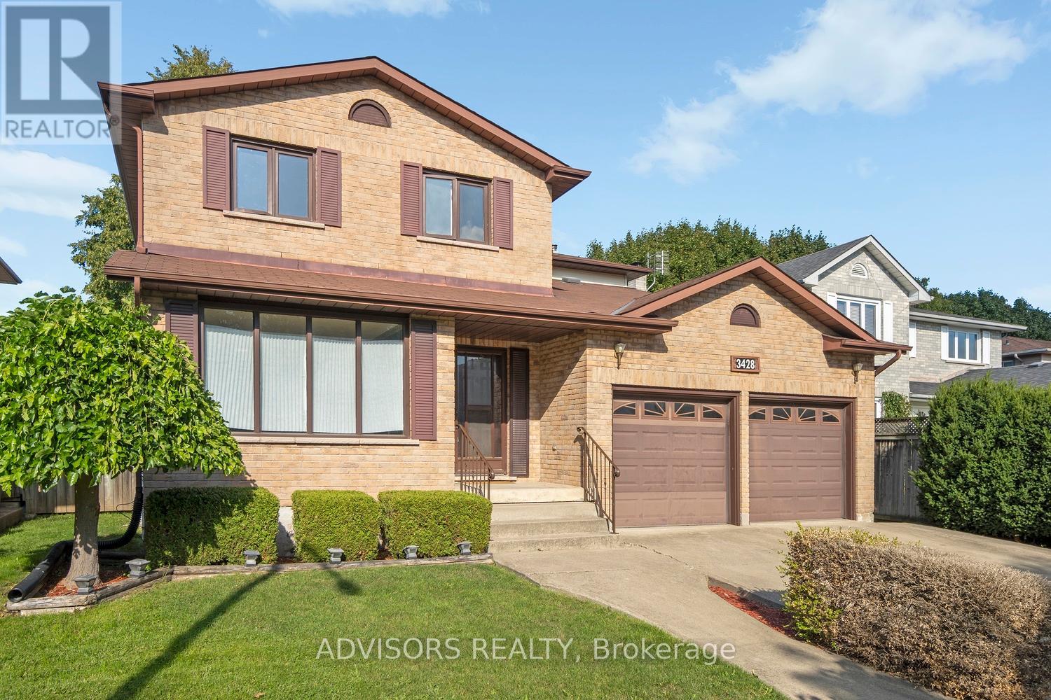 3428 Bristol Dr, Burlington, ON L7M 1Z1