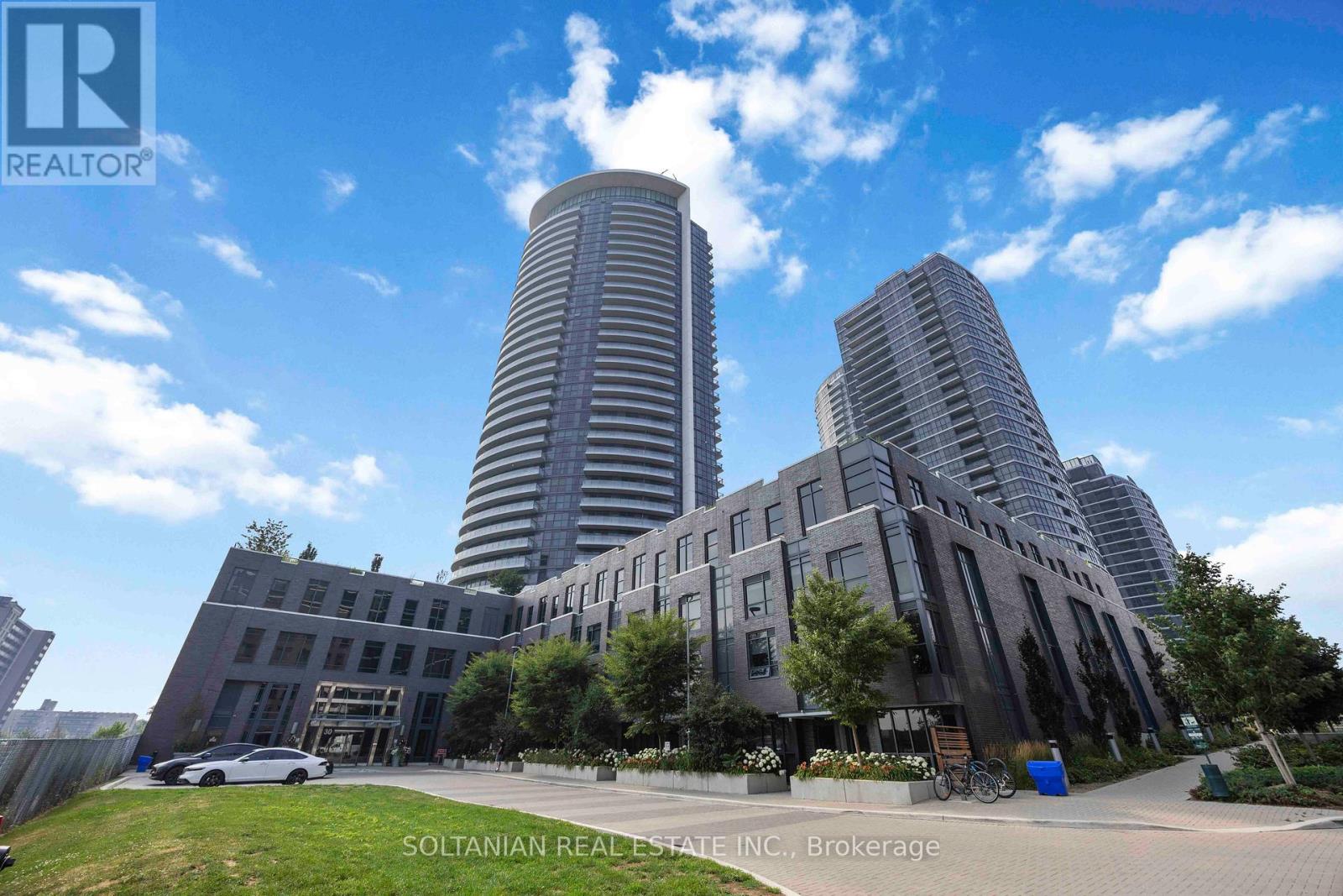 1307 30 Gibbs Rd, Toronto, ON M9B 0E4