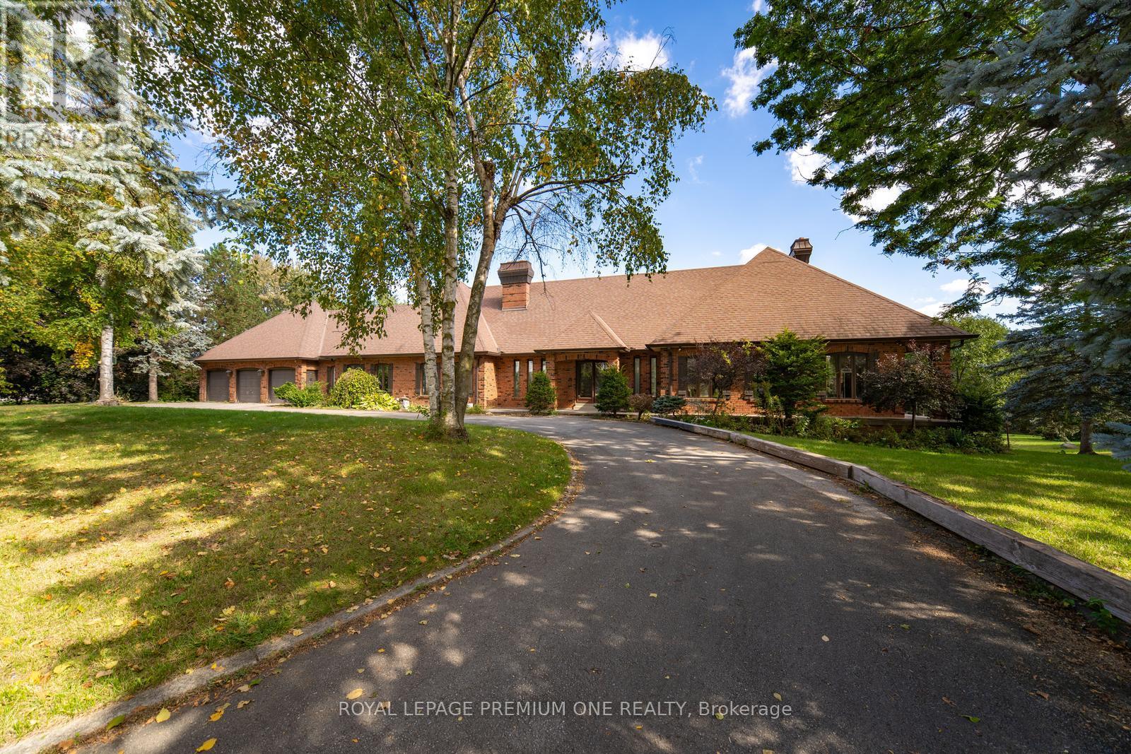 8 Beamish Ct, Brampton, ON L6P 0X8