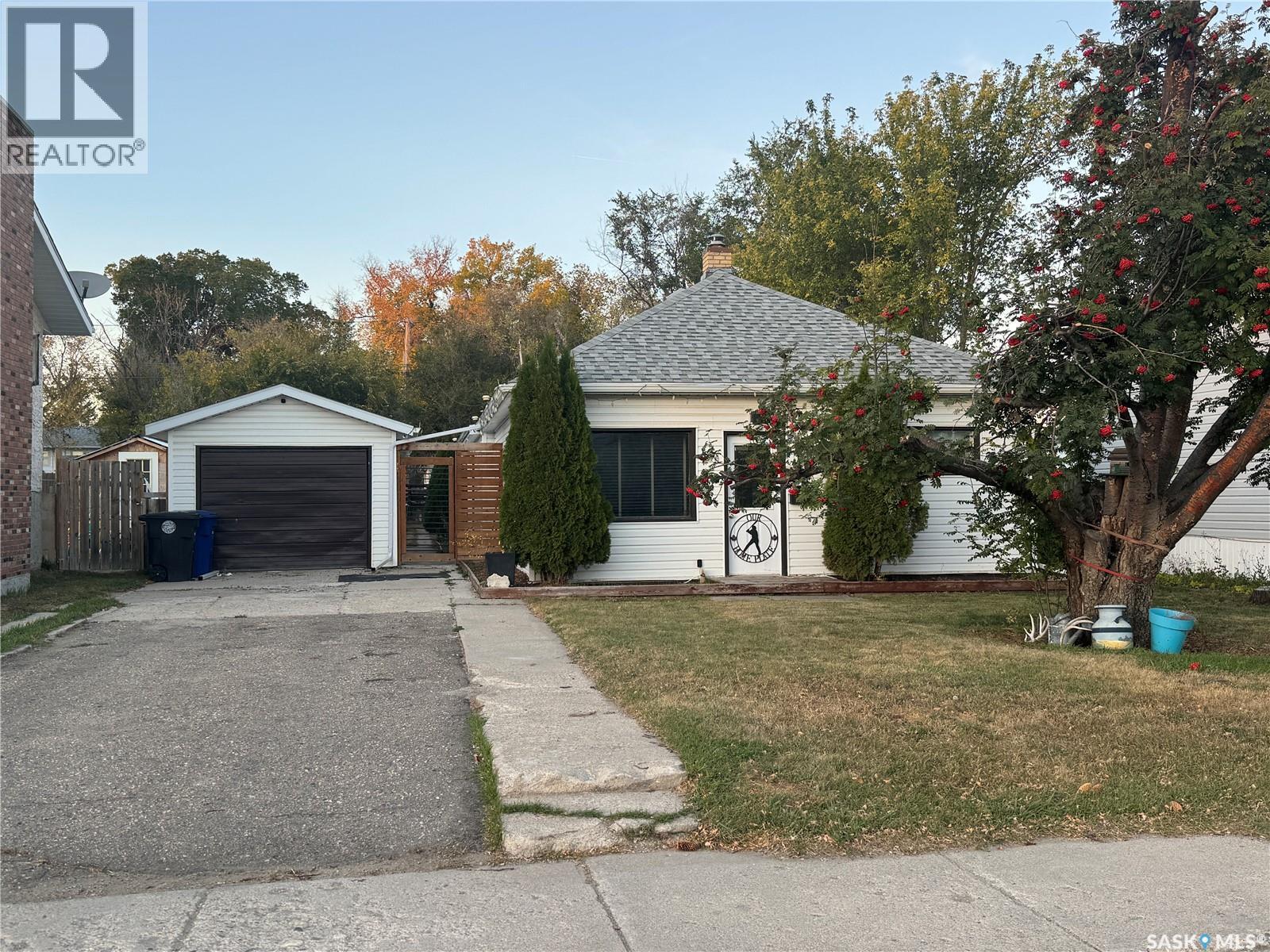 307 6 Avenue East, Biggar, SK S0K 0M0