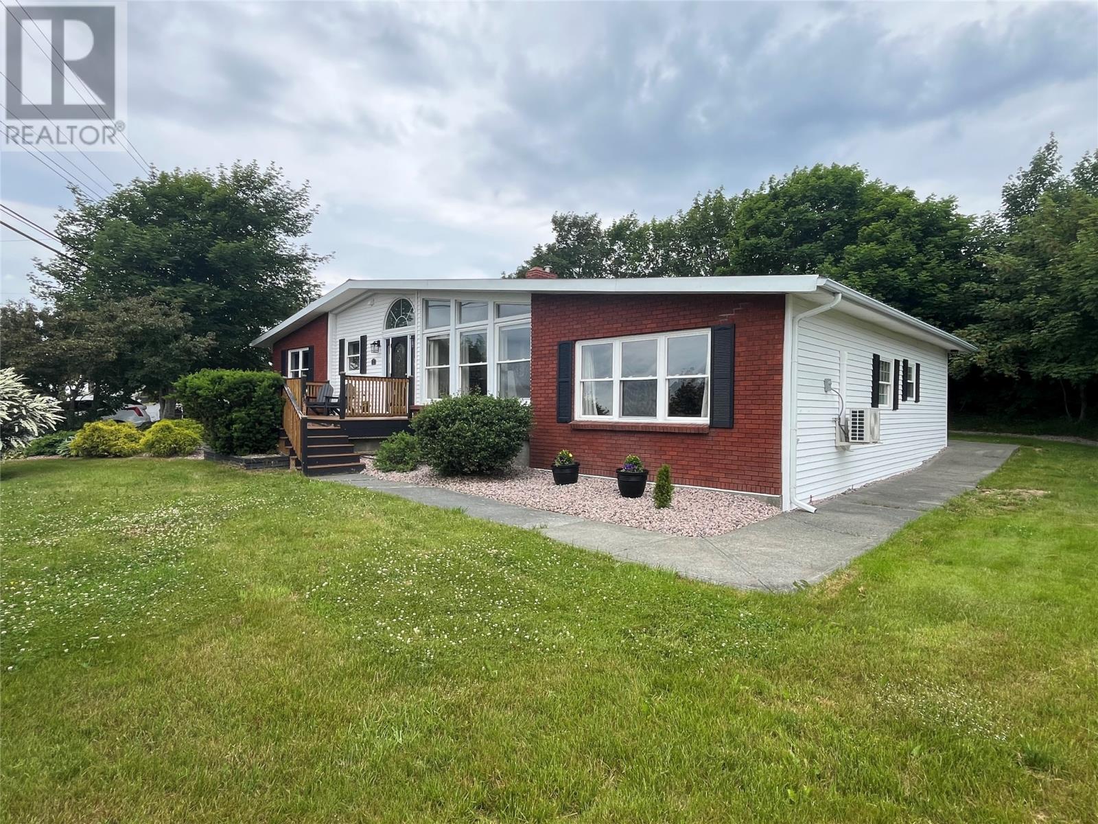 27 Main Rd, Upper Island Cove, NL A0A 4E0