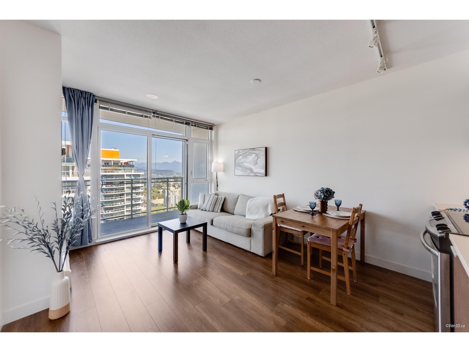 13308 Central Avenue Unit 2502, Surrey, BC V3T 0M4