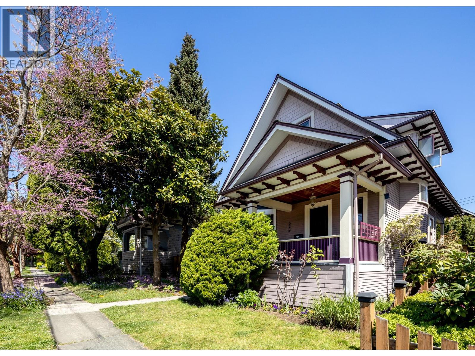 329 Pine St, New Westminster, BC V3L 2T1