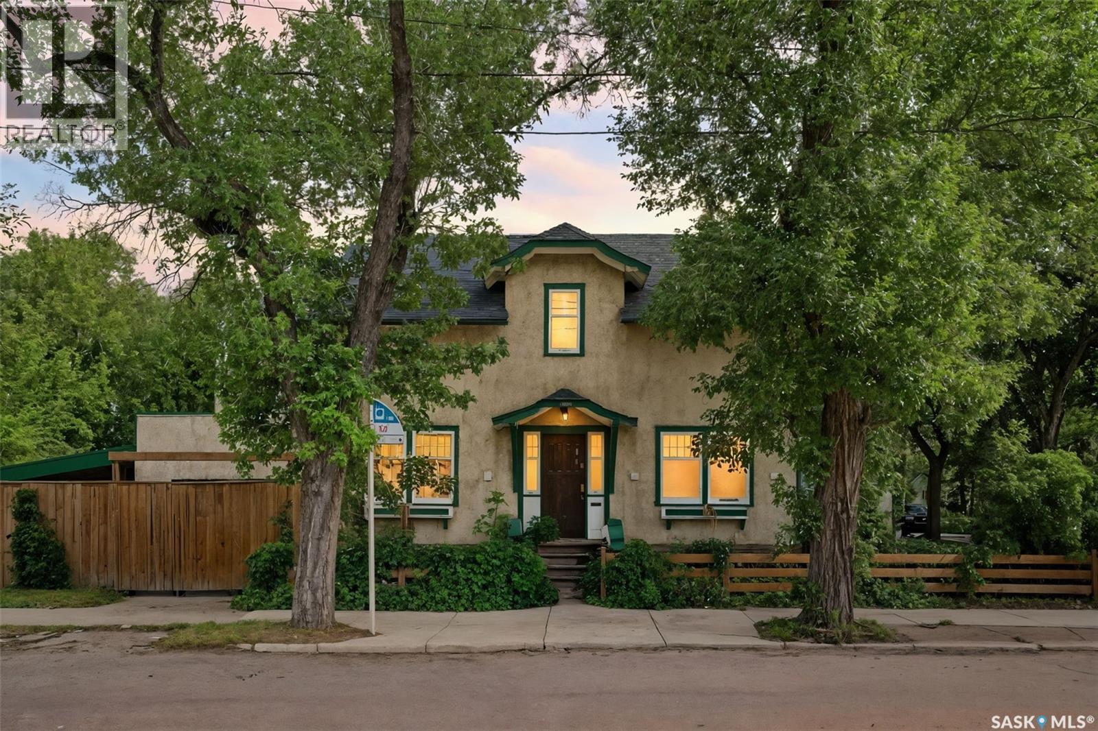 1020 Eastlake Ave, Saskatoon, SK S7N 1A7