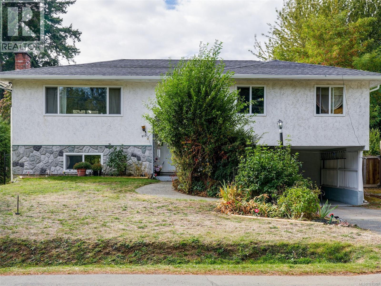 915 Rowils Cres, Langford, BC V9B 2M8