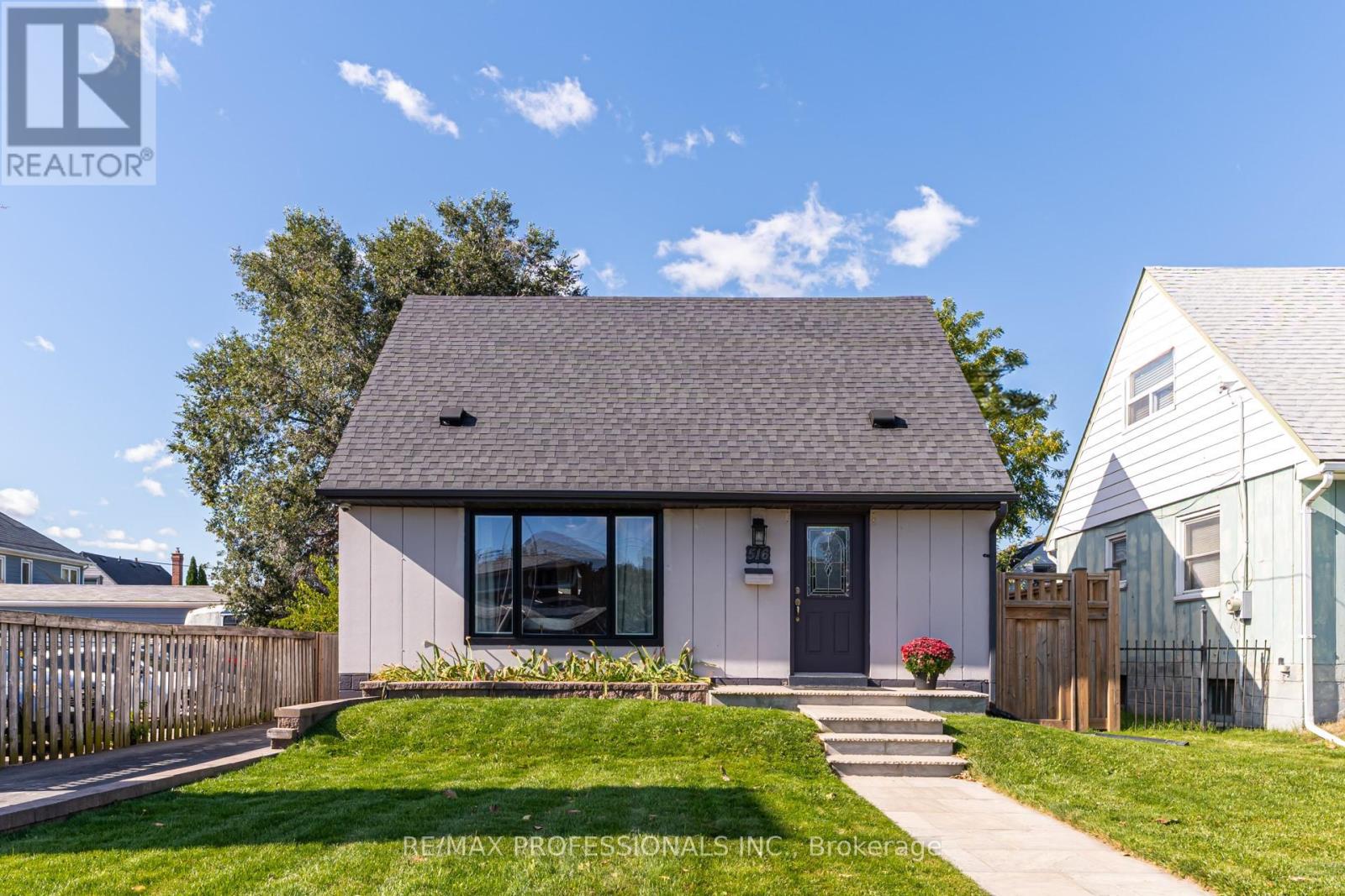 516 Browns Line, Toronto Alderwood, ON M8W 3V2