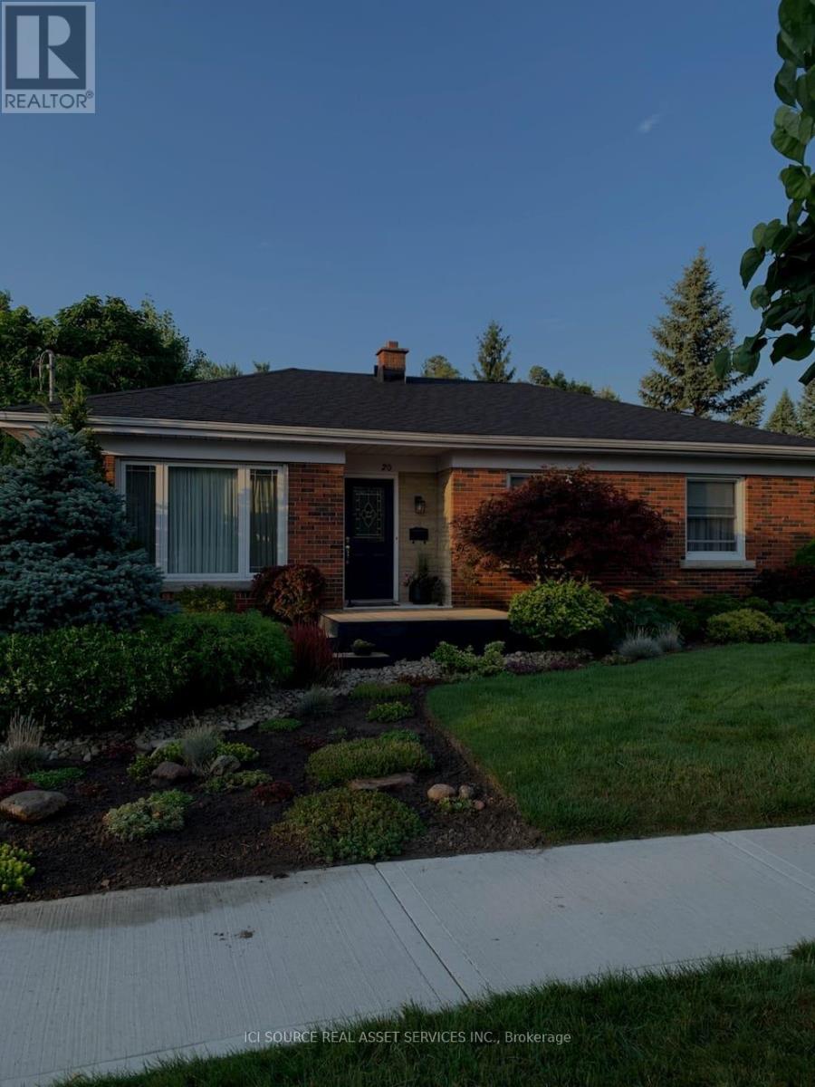 20 Hillier Cres, Brantford, ON N3R 1X1