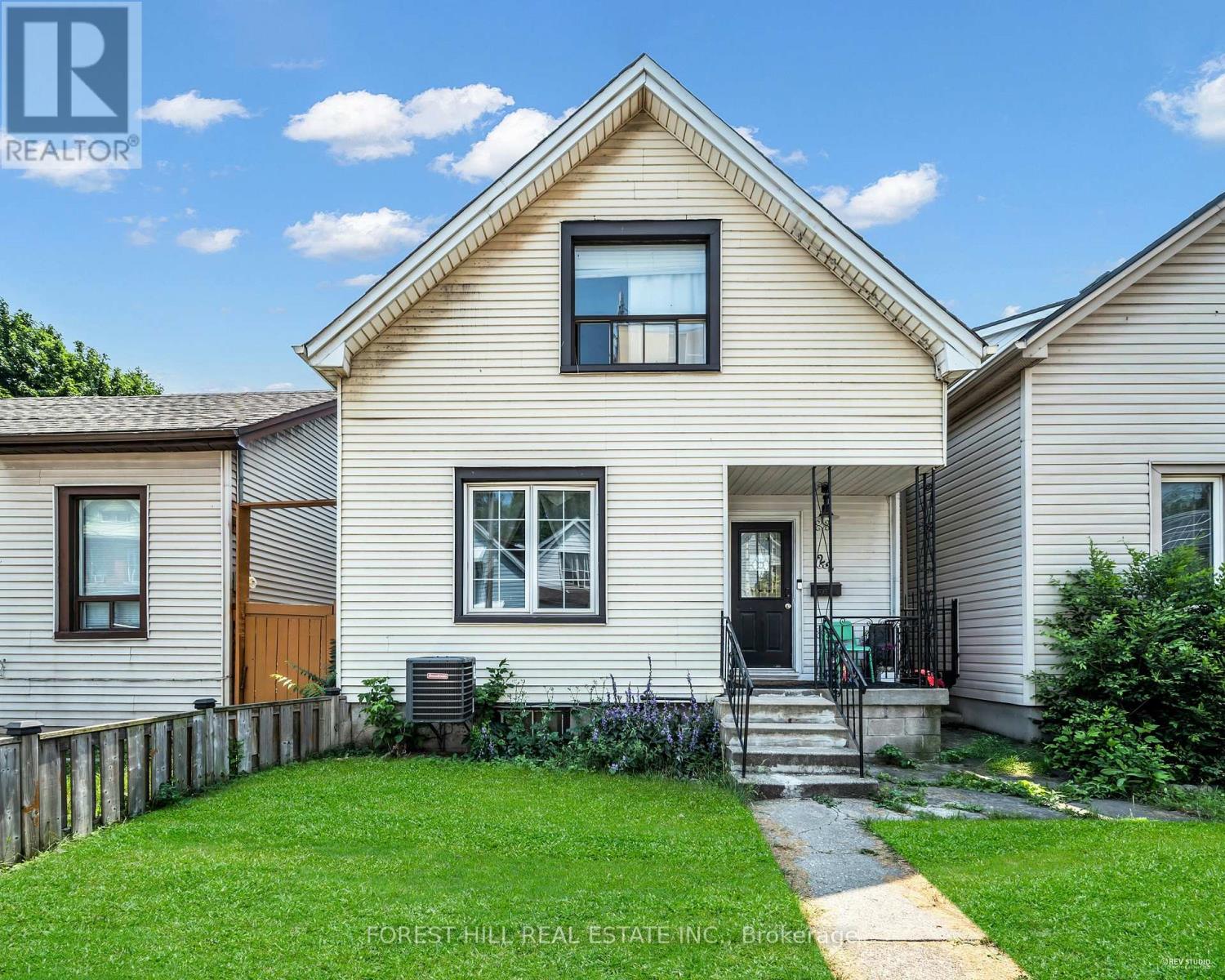 22 Harvey St, Hamilton, ON L8L 2L8