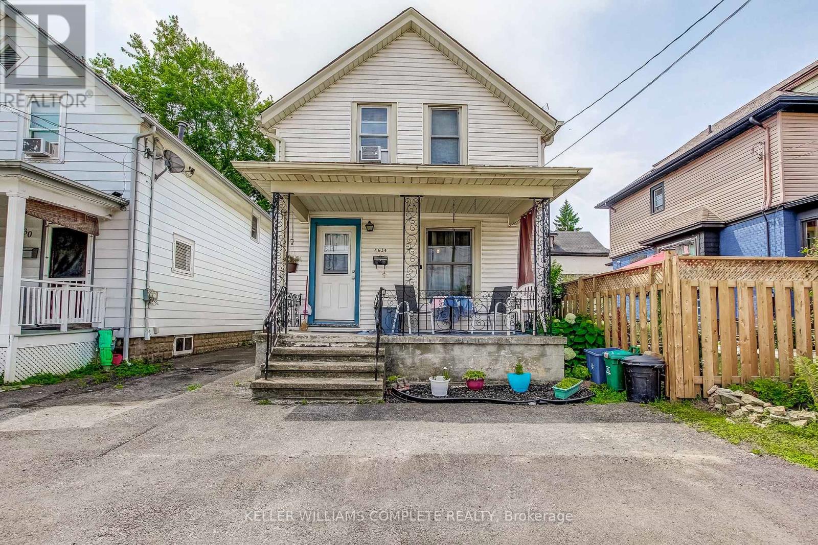 4634 Armory St, Niagara Falls, ON L2E 1S6