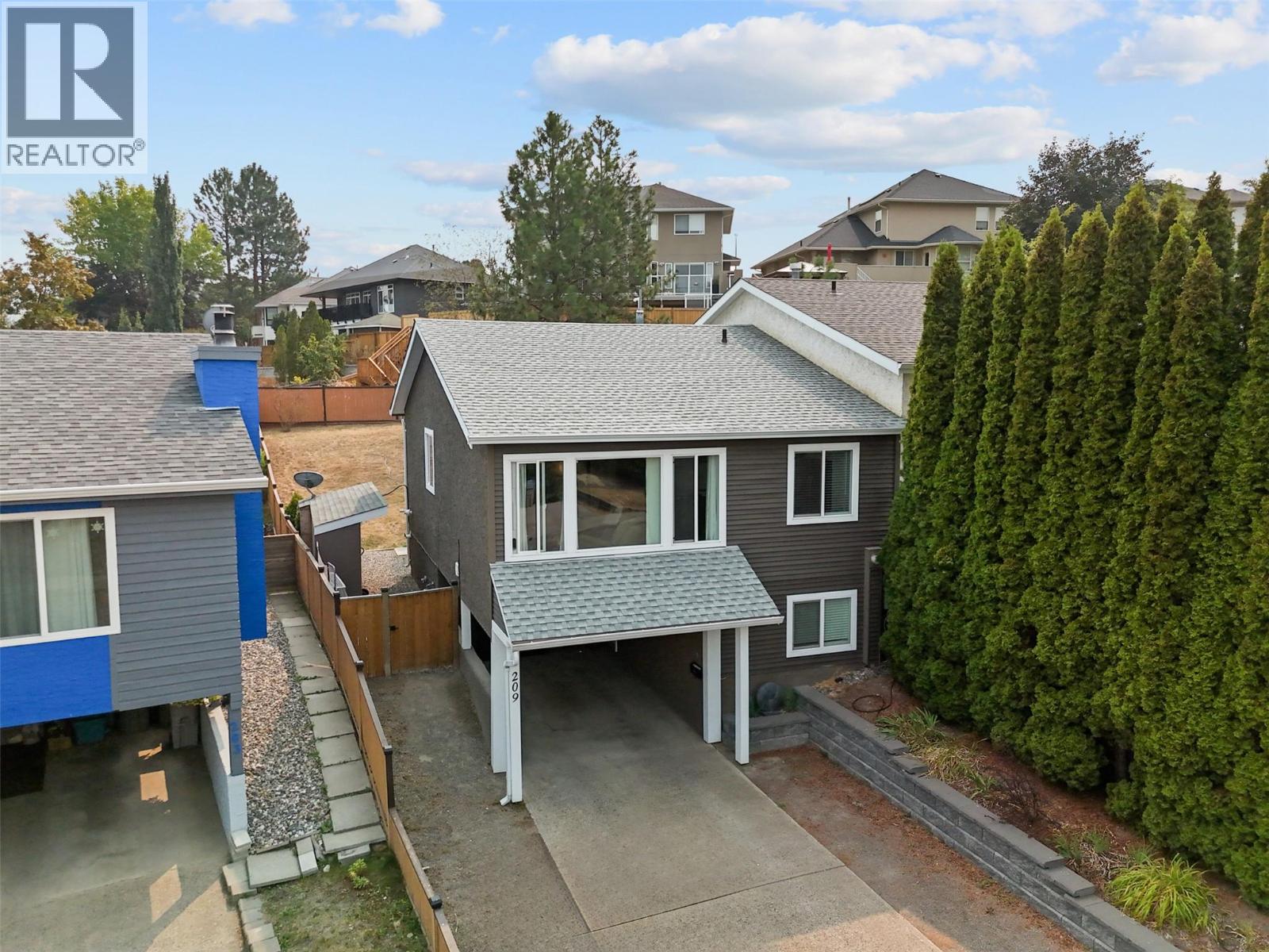 209 Hollyburn Dr, Kamloops, BC V2E 1Y9