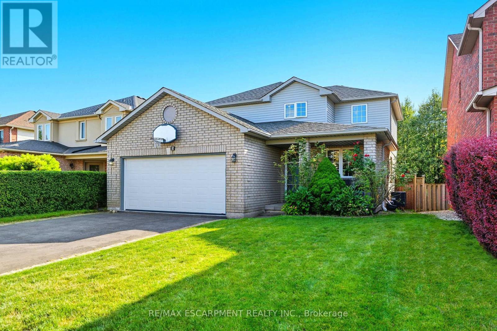 5 Chesapeake Dr, Hamilton, ON L0R 2H6