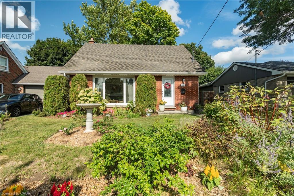 110 Ellis Cres S, Waterloo, ON N2J 2B8