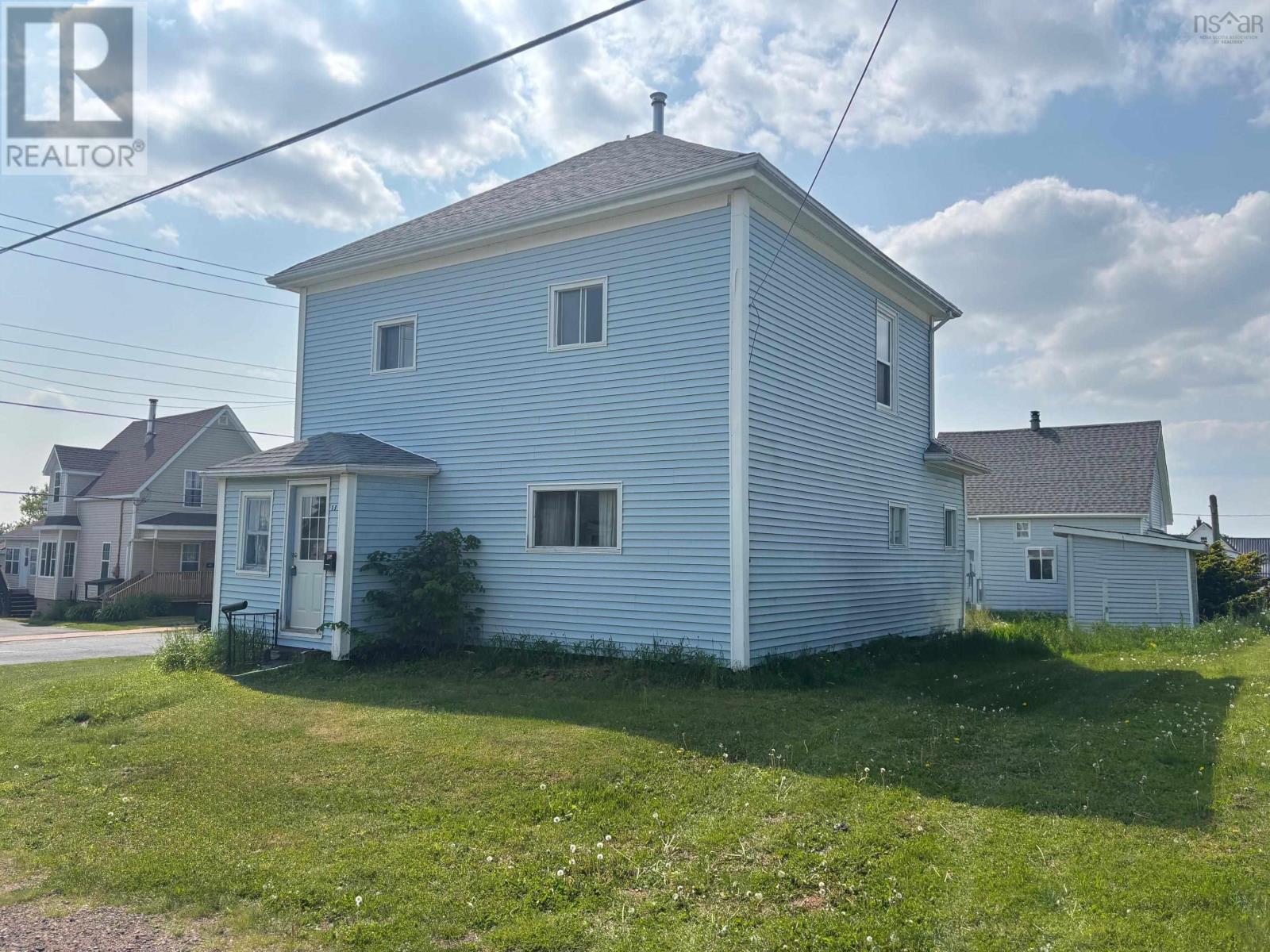 13 Erncliffe St, Amherst, NS B4H 1A7