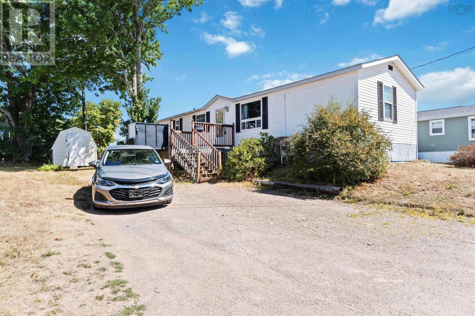18 Shamrock Dr, New Minas, NS B4N 3T9