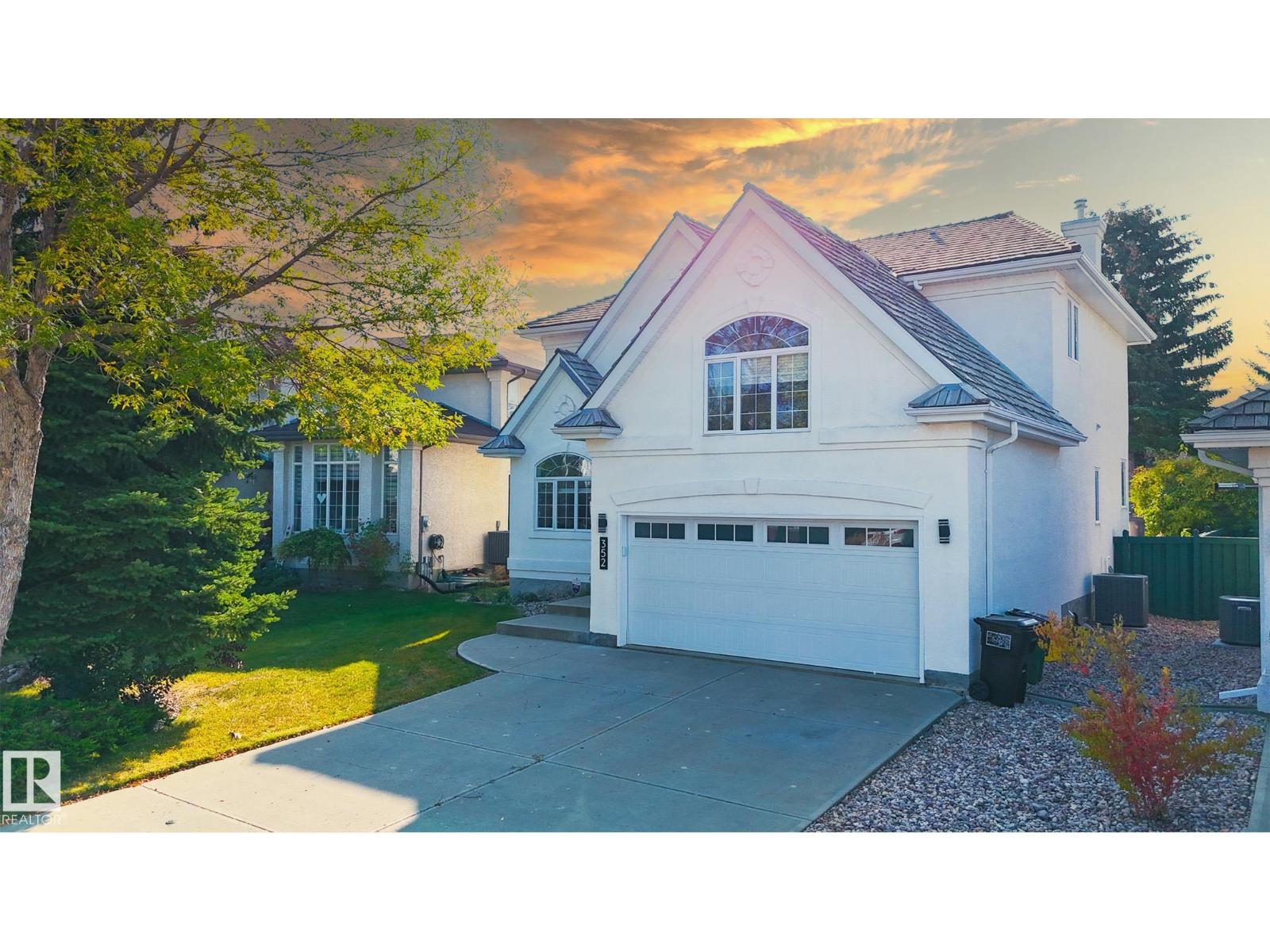 352 Hunters Ru NW, Edmonton, AB T6R 2P1