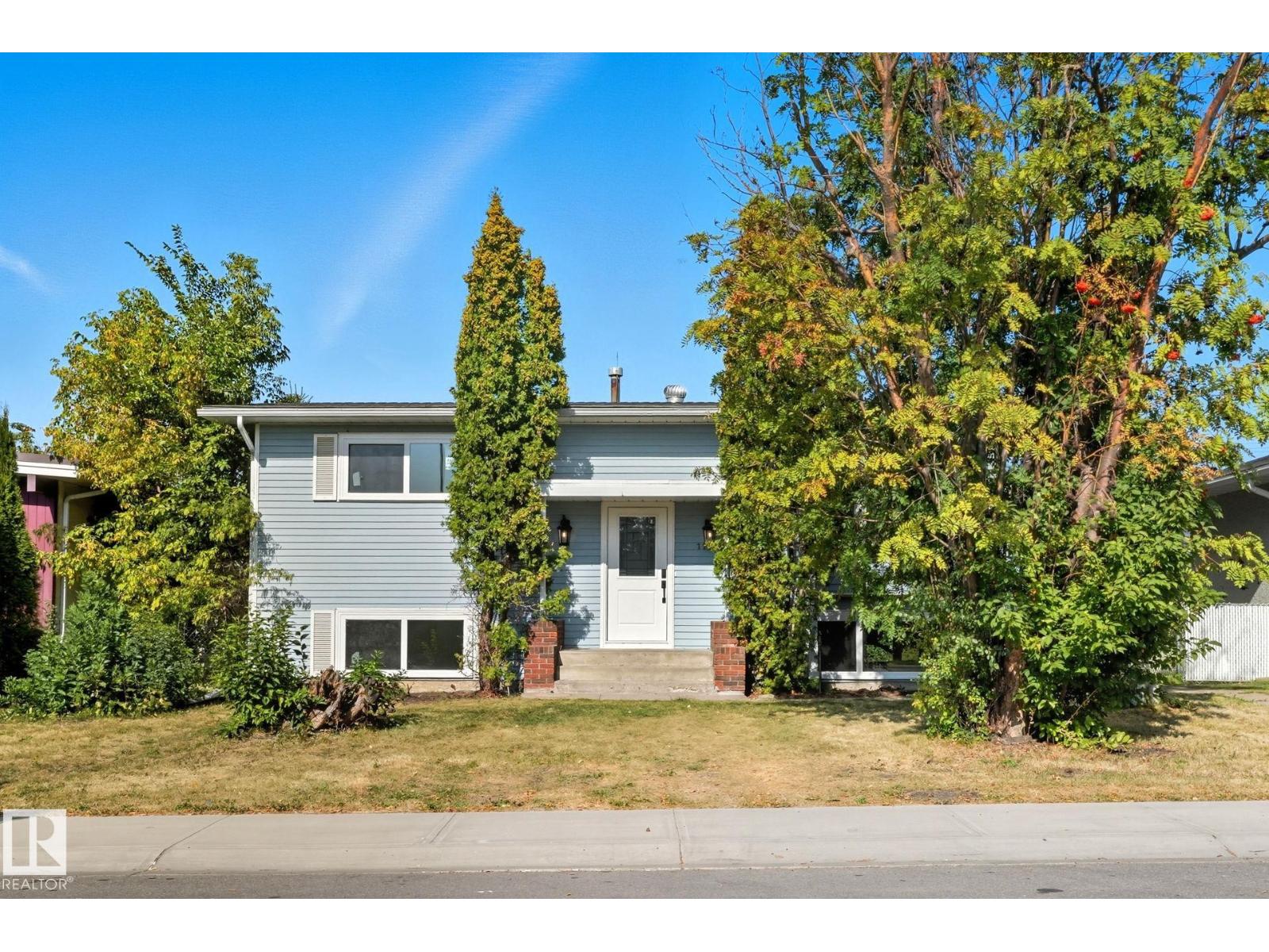 42 Av Nw Unit 11528, Edmonton, AB T6J 0W5