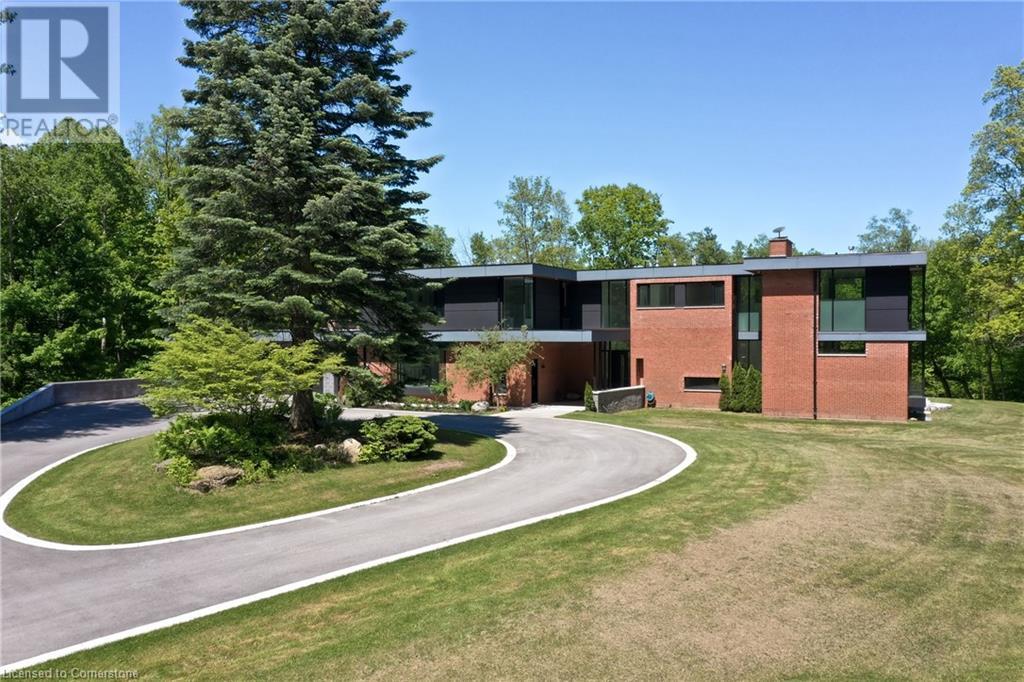 140 Gravel Pit Rd, Hamilton, ON L9H 5E3