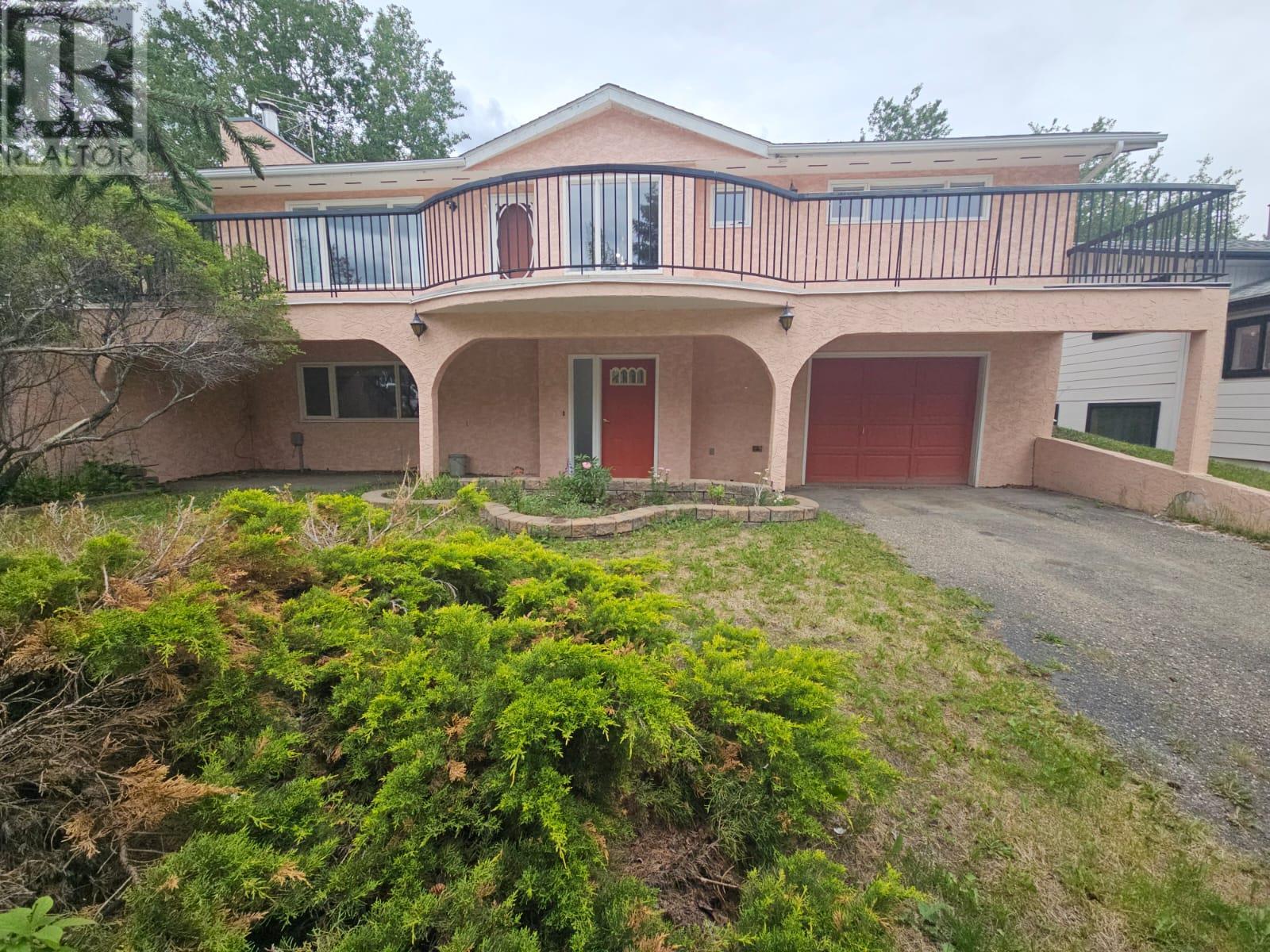 5316 Hillside Ave NW, Chetwynd, BC V0C 1J0