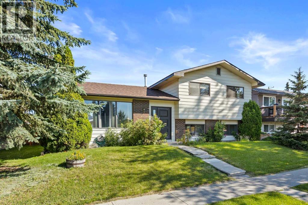 4724 Rundlehorn Dr NE, Calgary, AB T1Y 2N4