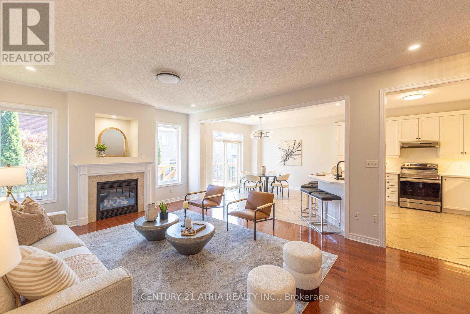 82 Adastra Cres, Markham Victoria Manor-jennings Gate, ON L6C 3C8