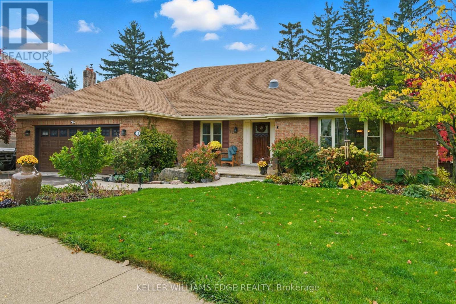 11 Mays Cres, Hamilton, ON L0R 2H4