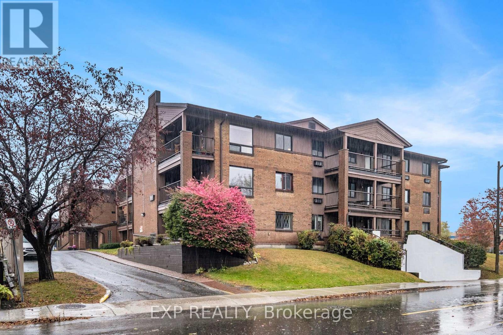 309 316 Savard Ave, Ottawa, ON K1L 7S2