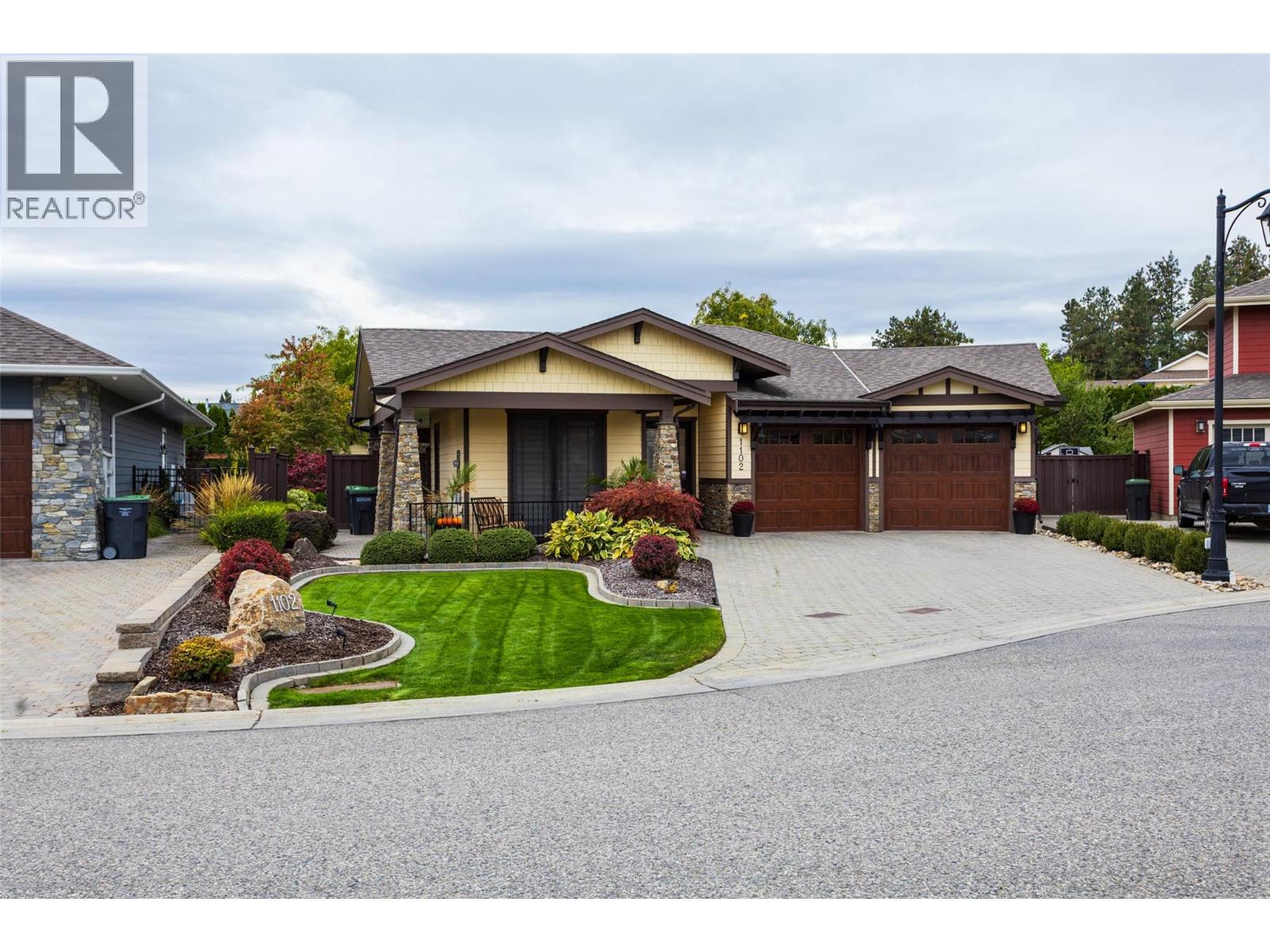 1102 Glenview Ct, Kelowna, BC V1Y 0A7