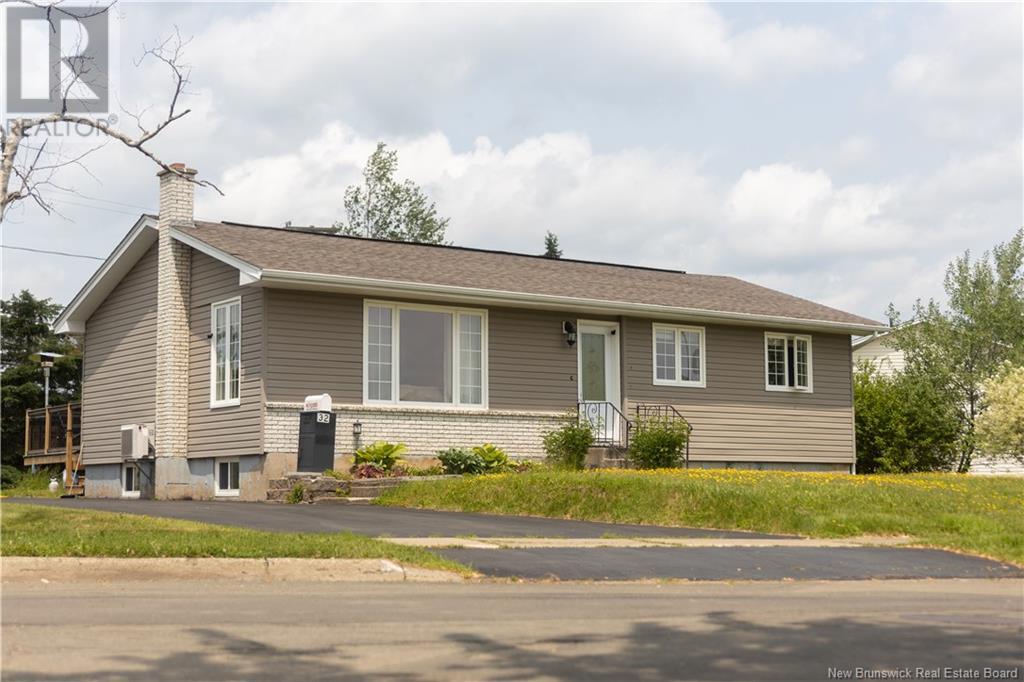 32 Morningside Dr, Moncton, NB E1G 1N8